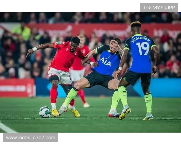 布伦特福德1-1平诺丁汉森林,托尼点射扳平保住保级希望